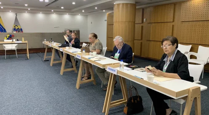 CNE y Comisión de Primarias opositoras se reunieron este lunes, mañana continuarán las conversaciones