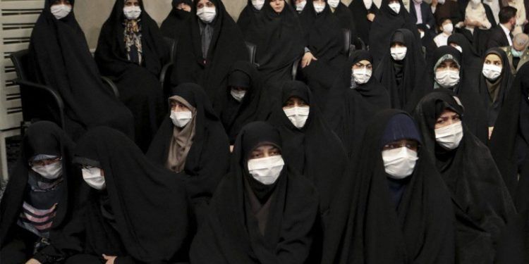 Irán: Parlamento apruebó ley que recrudece coercitivamente aún más la falta de uso del velo