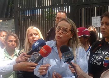 Caracas: Denuncian que maestras fueron golpeadas «por colectivos» cuando convocaban protesta nacional para el 18 de septiembre