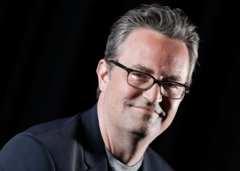 Archivo - Matthew Perry posa para un retrato el 17 de febrero de 2015 en Nueva York. Perry, quien interpretó a Chandler Bing en la exitosa serie "Friends", falleció. Tenía 54 años.