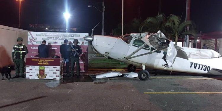 Anzoátegui: FANB localiza avioneta siniestrada, y detuvo a dos presuntos narcotraficantes con alijo de drogas (+ Video)