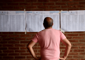 Los argentinos acudieron a las urnas en una jornada electoral que transcurrió con normalidad y prácticamente sin denuncias de irregularidades.