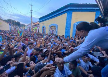 María Corina Machado desbordó con  simpatizantes cuatro esquinas de la parroquia San Blas en Valencia (+ Video)