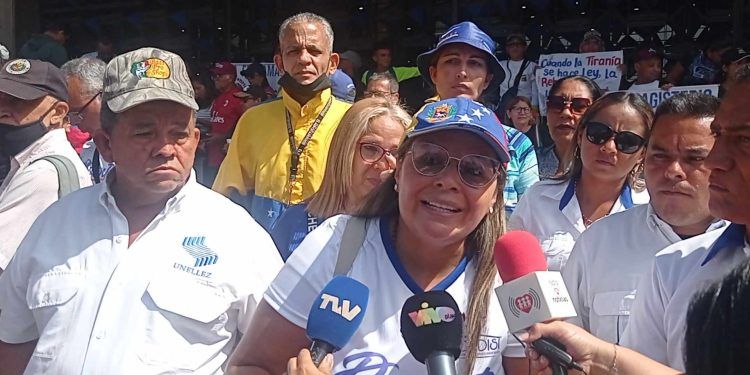 Maestros denuncian que año escolar 2023-2024 inició con 70% de las escuelas tomadas por militares y policías