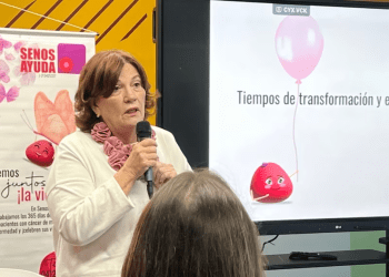 Bolivia Bocaranda, presidenta de Senos Ayuda, presenta el balance de gestión entre enero y agosto y se refiere a las actividades de recaudación de fondos para ayudar a más pacientes con cáncer de mama.