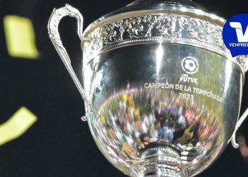 Tachirenses festejan tras el título de su equipo Deportivo Táchira campeón de la Liga Futve