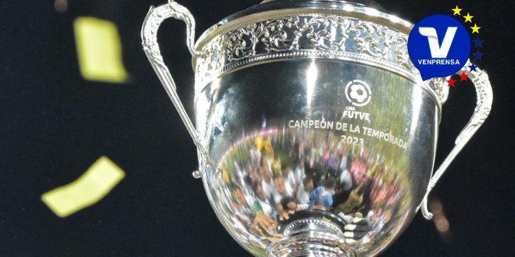 Tachirenses festejan tras el título de su equipo Deportivo Táchira campeón de la Liga Futve