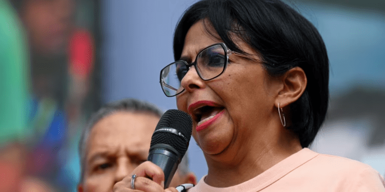 La vicepresidenta venezolana Delcy Rodriguez participa en una manifestación a favor del pueblo palestino en Caracas, el 4 de noviembre de 2023. La funcionaria anunció un operativo especial de identificación de cara al referendo consultivo sobre el Esequibo.