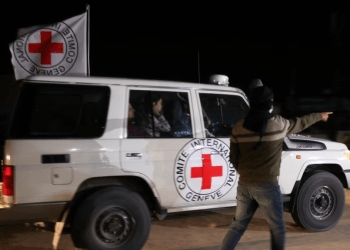 Hamás libera a 13 rehenes israelíes y 7 extranjeros en segundo grupo (+Video)