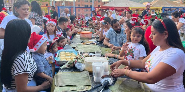 Carabobo: Más de 4 mil hallacas prepararon padres, alumnos y docentes en tradicional “Hallacazo 2023”