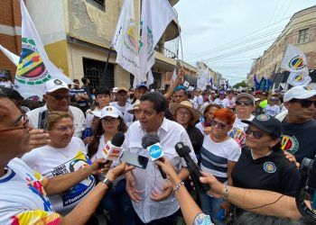 Edgar Zambrano: “El desplome económico castiga cruentamente salario de los trabajadores venezolanos”