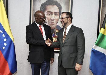 Gobierno de Venezuela recibe visita del Secretario General del Partido Comunista Sudafricano