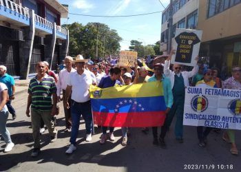 Caracas: Mejoras salariales, aguinaldos acordes al alto costo de la vida, fue la protesta de trabajadores activos y pensionados