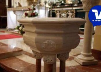 El Vaticano: Nueva doctrina acepta bautismo de transexuales, y ser testigos de actos de la fe católica