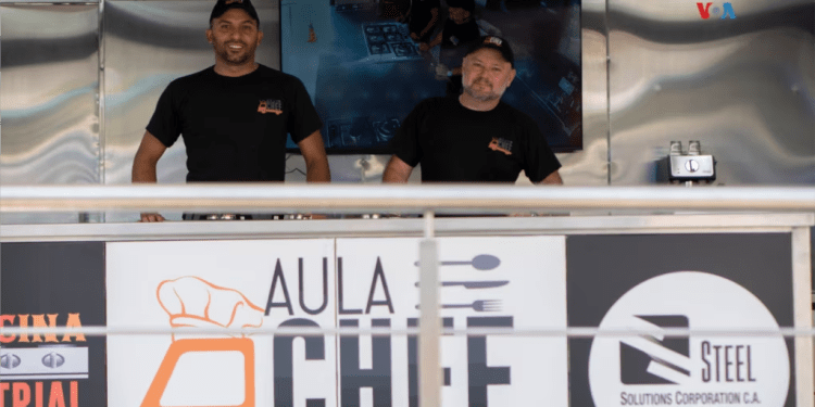 Aula Chef estuvo en construcción durante tres años. Neill Reaño y su socio comenzaron oficialmente con el proyecto en Caracas, en mayo de 2023. La iniciativa tiene un corte social, está dirigida a estudiantes de escuelas públicas.