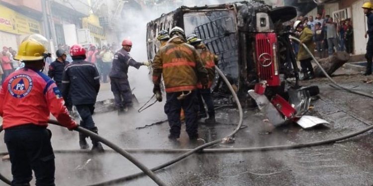 La Guaira: Accidente de tránsito arrojó tres fallecidos y seis heridos (+ Video)