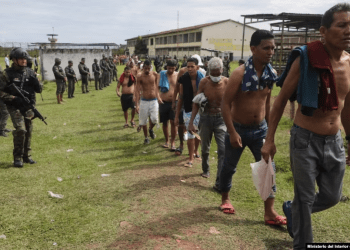 Fotografía divulgada por el ministerio de Interior de Venezuela sobre la ocupación de fuerzas de seguridad de la cárcel La Pica, en el estado Monagas.