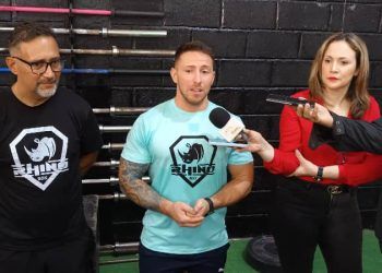 Atleta élite Omar Martínez dictó talleres de preparación física en Valencia