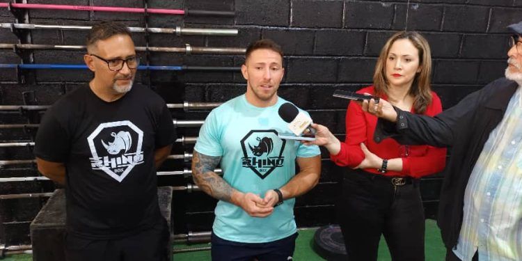 Atleta élite Omar Martínez dictó talleres de preparación física en Valencia