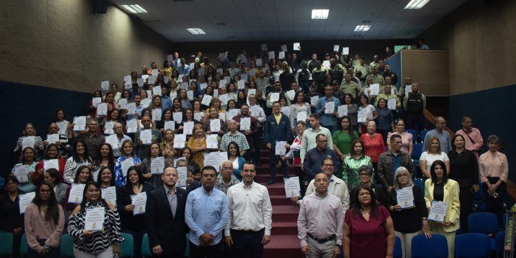 Carabobo: Alcaldía de San Diego reconoció trayectoria laboral de directivos empleados y obreros