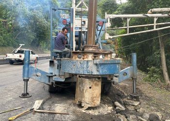 Gobierno  realiza trabajos de reparación en el km 19 de la Autopista Regional del Centro