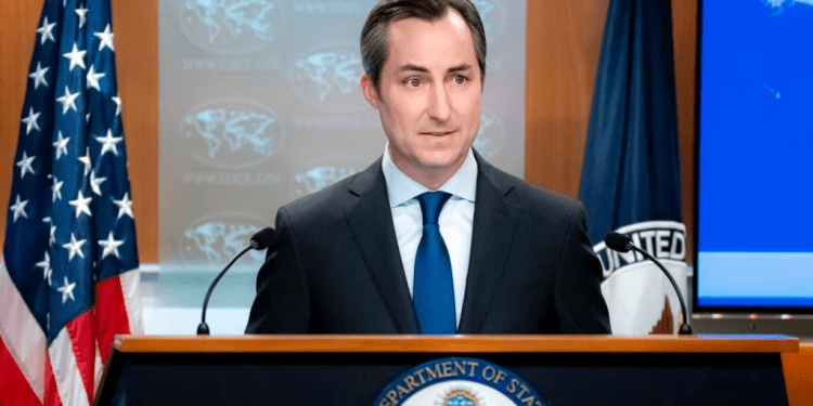 El portavoz del Departamento de Estado de EEUU, Matthew Miller, durante una conferencia de prensa (AP Photo/Nathan Howard)