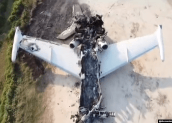 Una de las imágenes del avión inutilizado por el ejército de Venezuela difundidas por las autoridades.