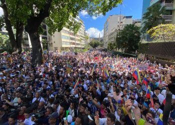 Venezuela: Marchas de la oposición y el chavismo se encontraron este 23 de enero (+ Videos)