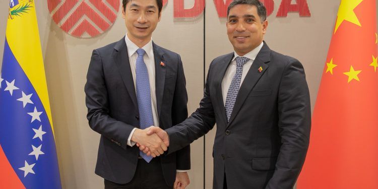 Venezuela y China  conversan sobre cooperación petrolera bilateral