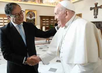 Colombia: Petro propone al Papa Francisco, una nueva ronda de negociaciones de Paz con el ELN