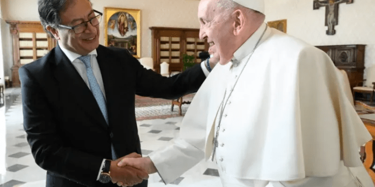 Colombia: Petro propone al Papa Francisco, una nueva ronda de negociaciones de Paz con el ELN