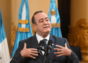 ARCHIVO - El entonces presidente de Guatemala, Alejandro Giammattei, habla en una de sus últimas actividades oficiales, el 6 de diciembre de 2023.