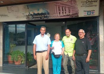 Representantes sindicales y gremiales del sector educación consignaron reclamos ante el Ministerio del Trabajo