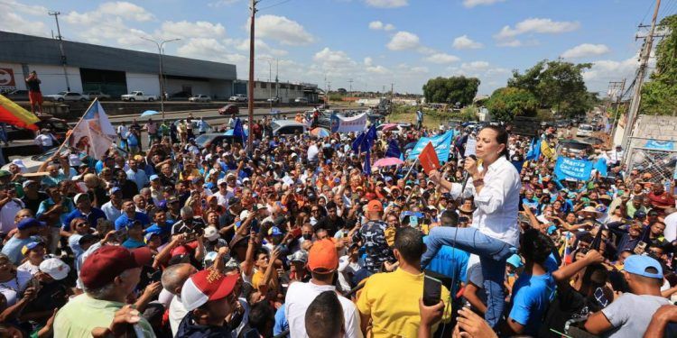 Maria Corina Machado: «Continuaré recorriendo el país para conocer las inquietudes de los ciudadanos»