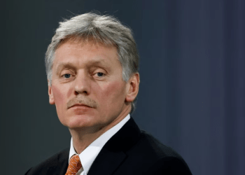 El portavoz del Kremlin, Dmitry Peskov, asiste a la conferencia de prensa anual de fin de año del presidente ruso, Vladimir Putin, en Moscú, el 23 de diciembre de 2021.