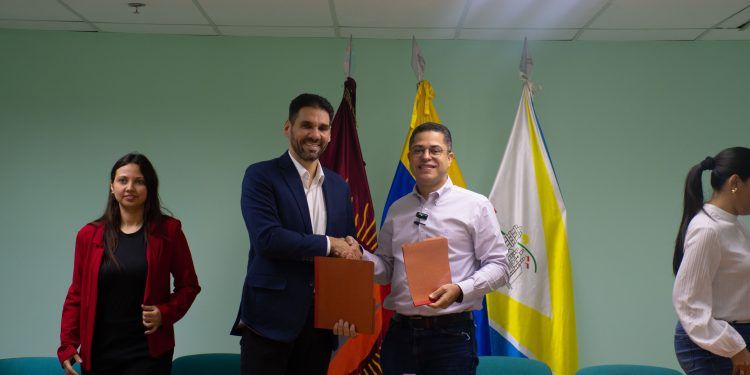 Alcaldía de San Diego firmó convenio de capacitación empresarial con CAPEMIAC