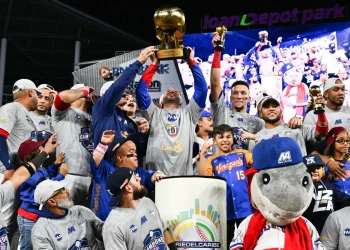 Oswaldo Guillen guió a los Tiburones de La Guaira a titularse en la Serie del Caribe 2024 (+ Videos)