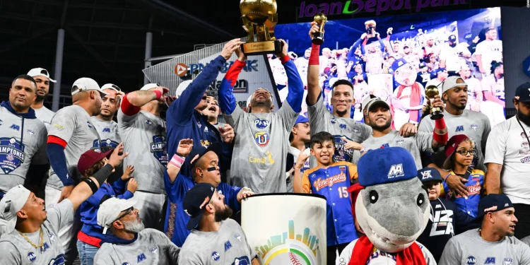 Oswaldo Guillen guió a los Tiburones de La Guaira a titularse en la Serie del Caribe 2024 (+ Videos)
