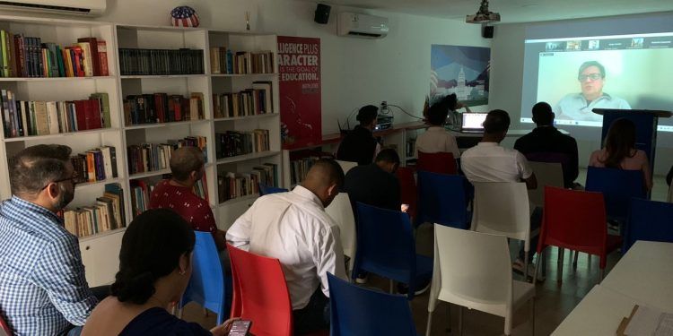 El Centro Libre da inicio a sus actividades con el foro «Rompiendo Cadenas: la fuerza de las ideas»