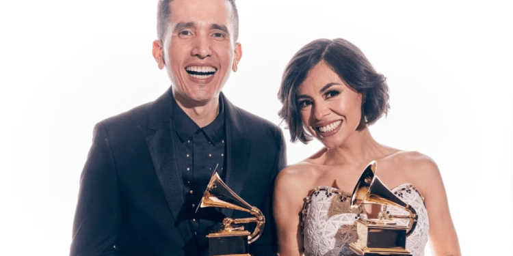 Andrés Salguero y Christina Sanabria, integrantes del dúo colombiano 123 Andrés, ganador del Premio Grammy a Mejor Álbum de Música Infantil. [Foto: Cortesía 123 Andrés]