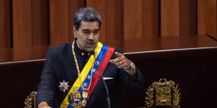 El presidente Nicolás Maduro ofrece un discurso en el Tribunal Supremo de Justicia durante la apertura del año judicial 2024.