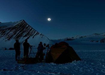 Los efectos meteorológicos de un eclipse solar en la Antártica, Investigación de la U. de Chile (+ Video)