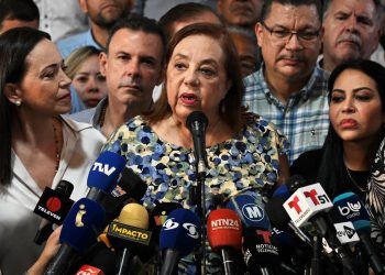 Es falso que Corina Yoris tiene doble nacionalidad uruguaya-venezolana