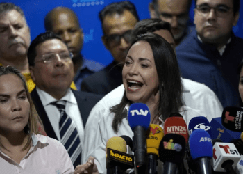 María Corina Machado, aspirante presidencial opositora venezolana durante una conferencia de prensa.