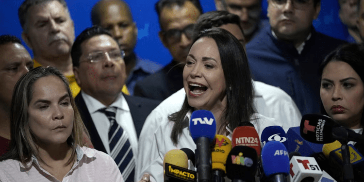 María Corina Machado, aspirante presidencial opositora venezolana durante una conferencia de prensa.