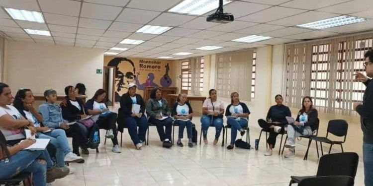 Caracas: dictan el Taller; «Mujeres por el Derecho al Agua»