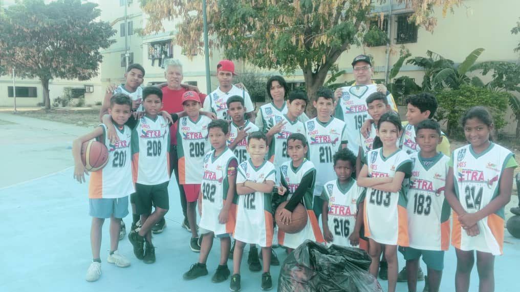 Aragua: Setra donó uniformes a escuela de baloncesto menor Firestar