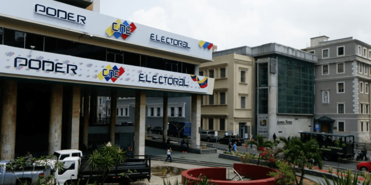 Fotografía de la fachada de la sede del Poder Electoral venezolano en Caracas, tomada durante una reunión de autoridades del CNE con miembros de una delegación de las Naciones Unidas, tomada el 23 de abril de 2024.