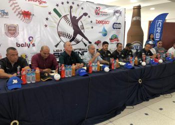 Valencia: Arranca la fiesta del softball Asocenca con cuatro categorías