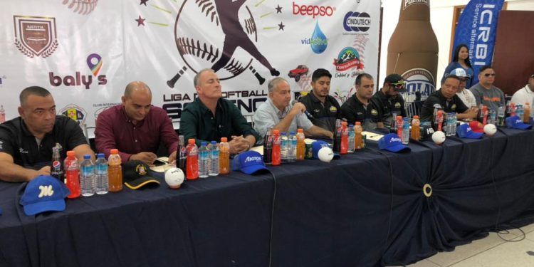 Valencia: Arranca la fiesta del softball Asocenca con cuatro categorías